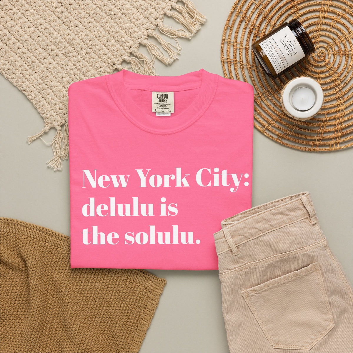 New York City. Delulu is the solulu. Tee Shirt