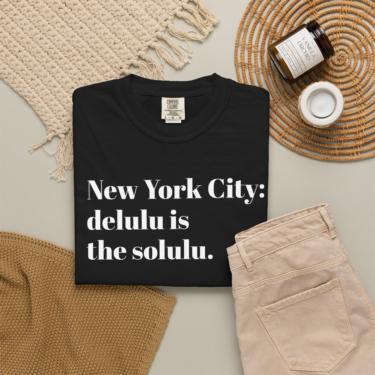 New York City. Delulu is the solulu. Tee Shirt