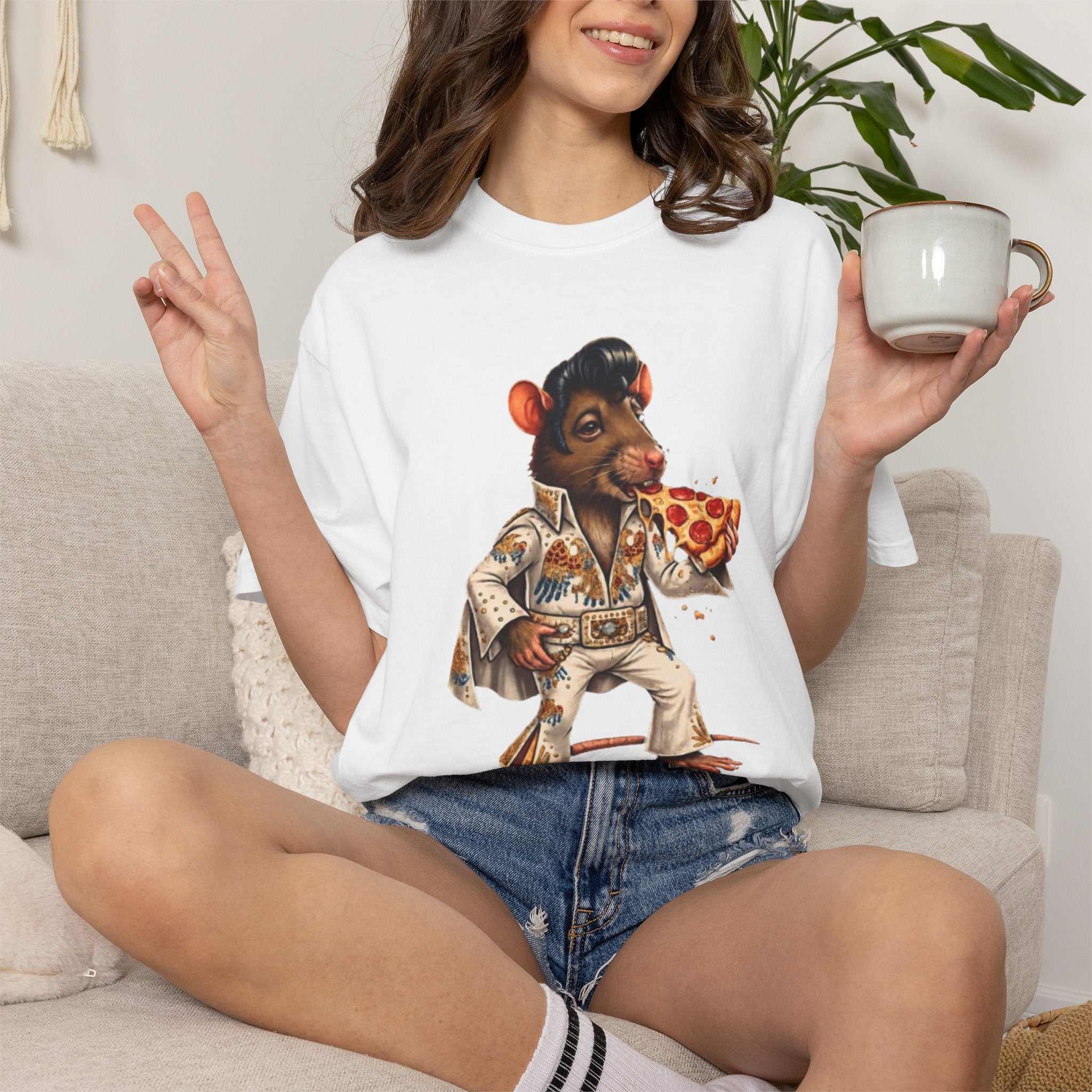 Elvis Rat Pizza T‑Shirt — Retro Rockabilly Mouse Eating Pizza Graphic Tee