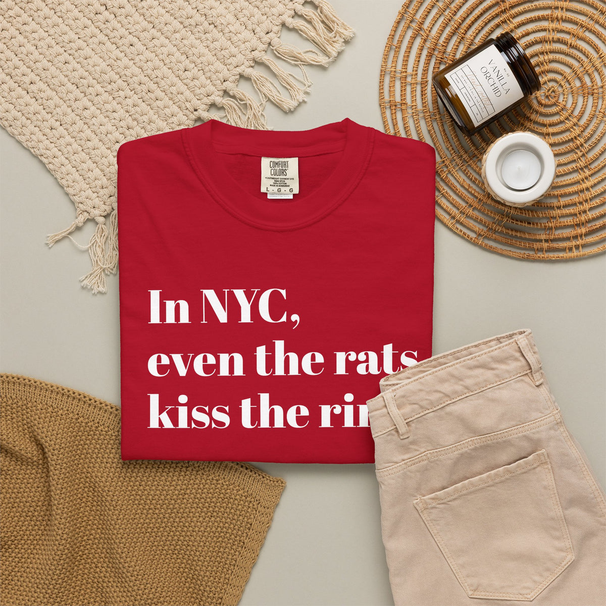 In NYC. Even The Rats Kiss The Ring - Tee Shirt
